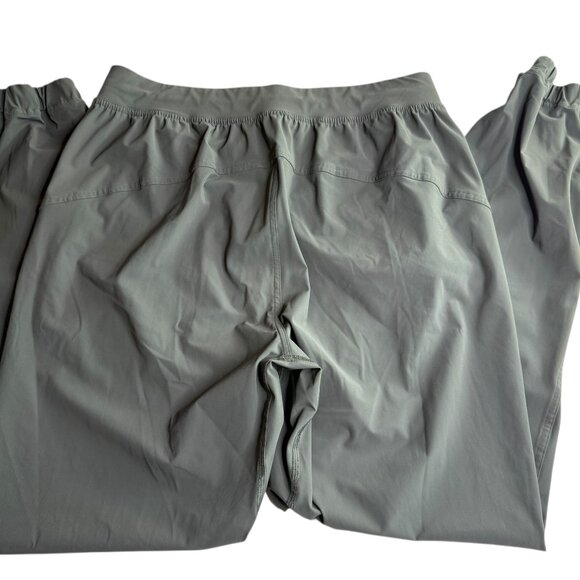 Lululemon Gray Sweatpants Joggers.  Size Women's US 8 (Medium) 28" Inseam - Picture 8 of 9